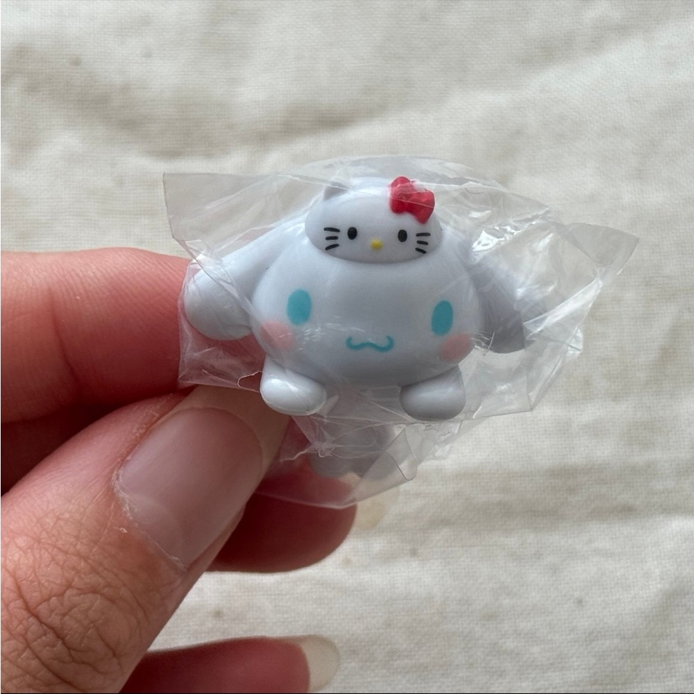 Sanrio Hello Kitty 50th Anniversary Gachapon Cinamorol hipper